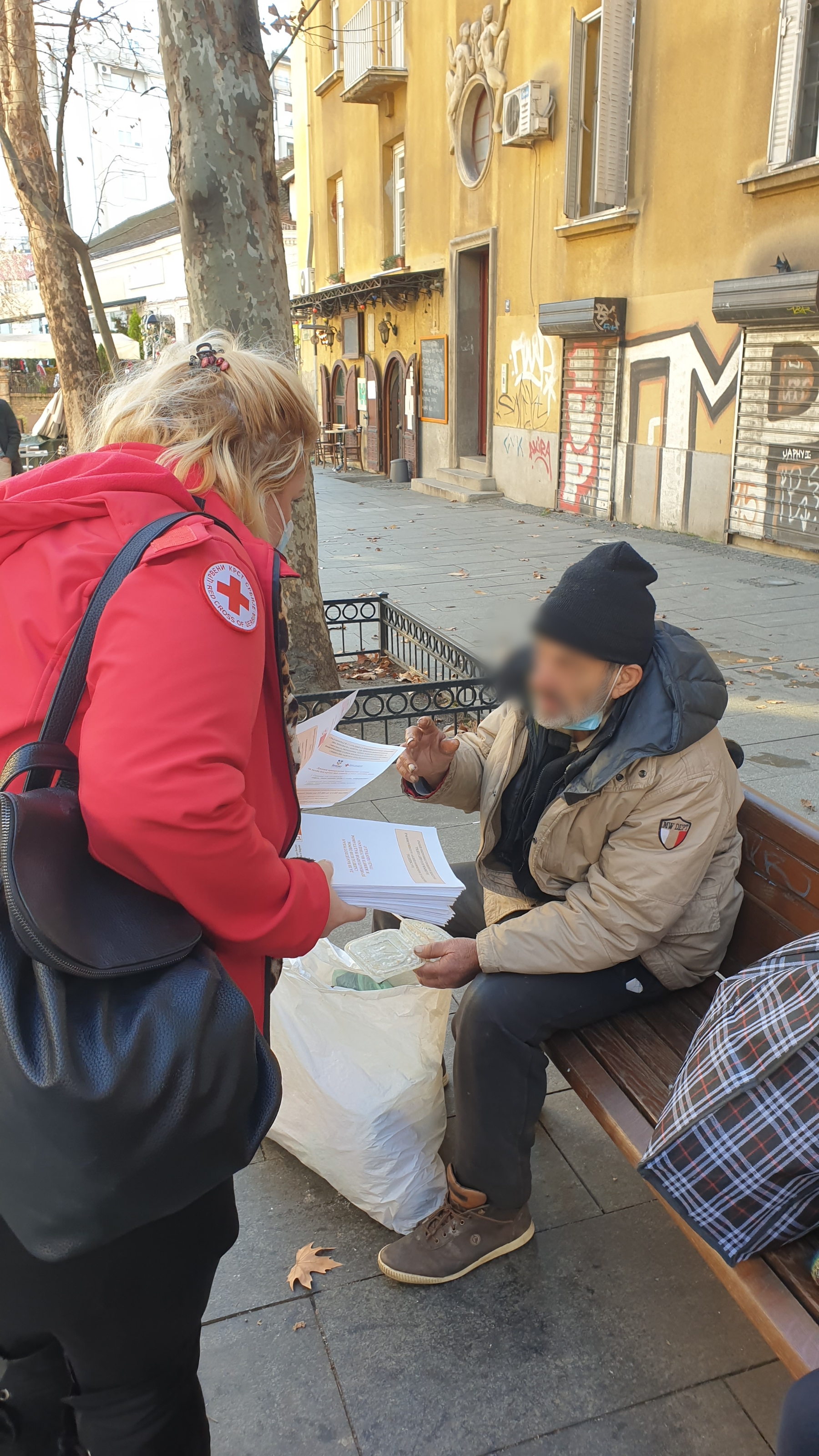 Podeљeni Lifleti Beskuћnicima Grad Beograd